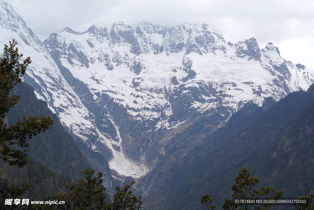 壮丽雪山风景
