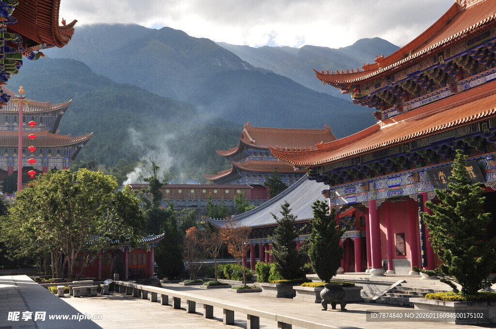 古色古香的中式寺庙建筑群