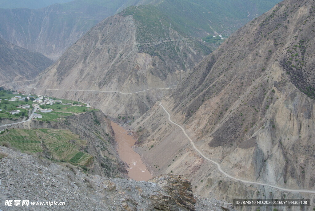 壮丽峡谷风光