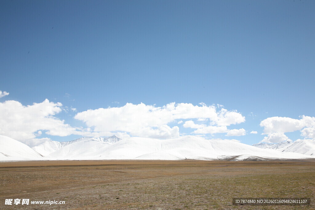 蓝天草原上的白云美景