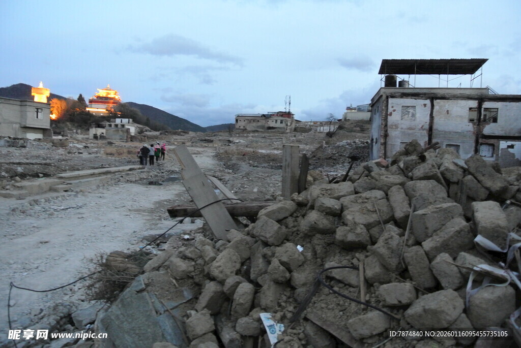 废墟场景中的建筑残骸
