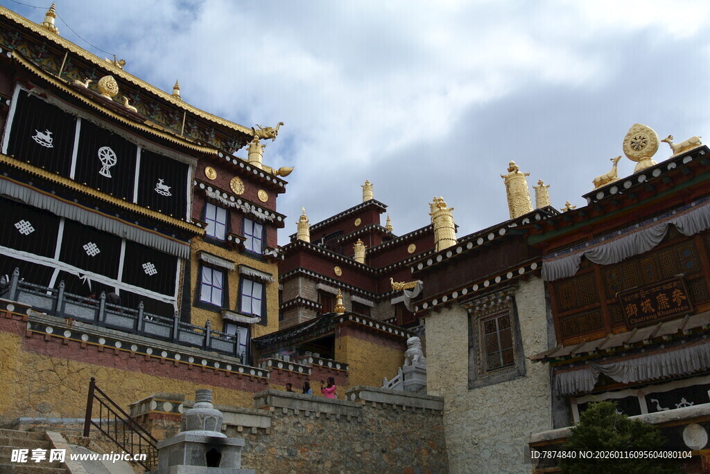 藏式古建筑 尽显庄严之美