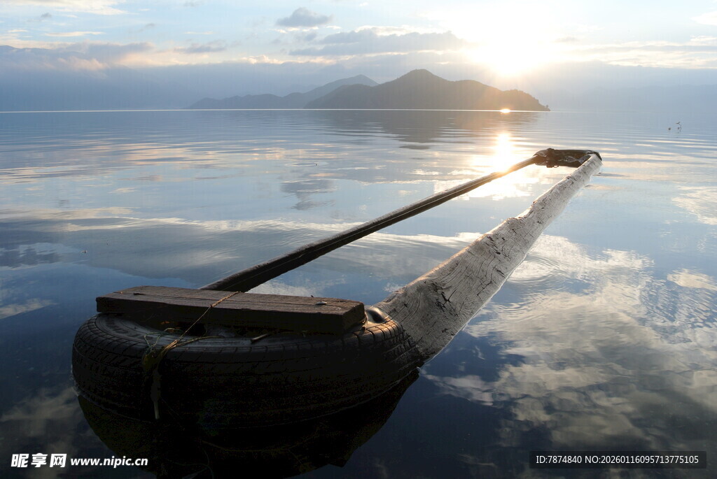 海上栈桥迎日出美景