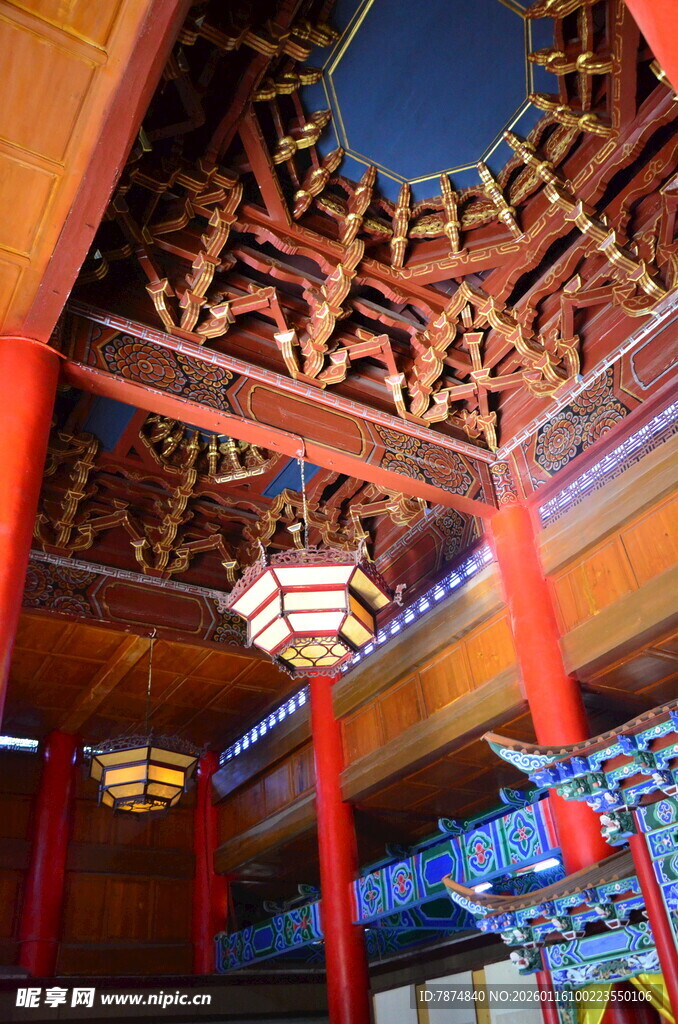 中式古建筑内部精美结构