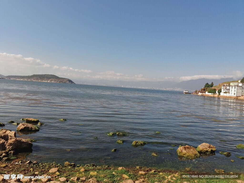 海边风光 宁静的蓝色水域