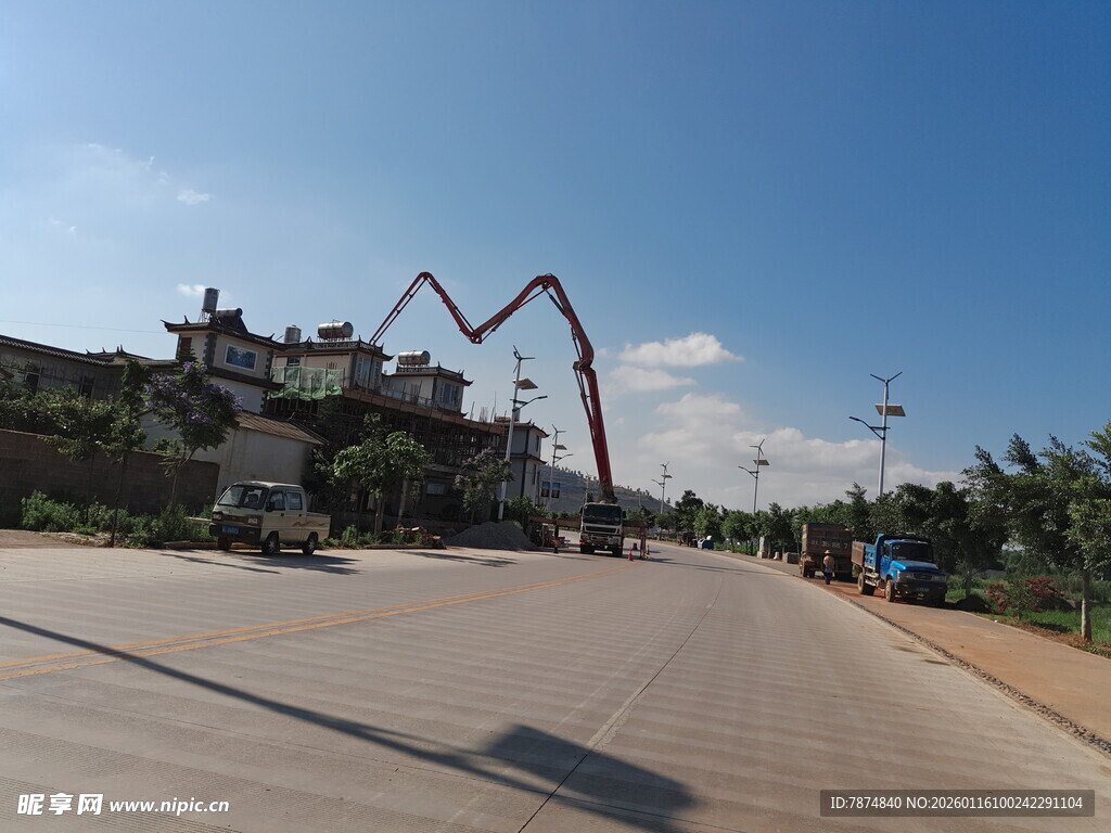 户外游乐设施与开阔场地