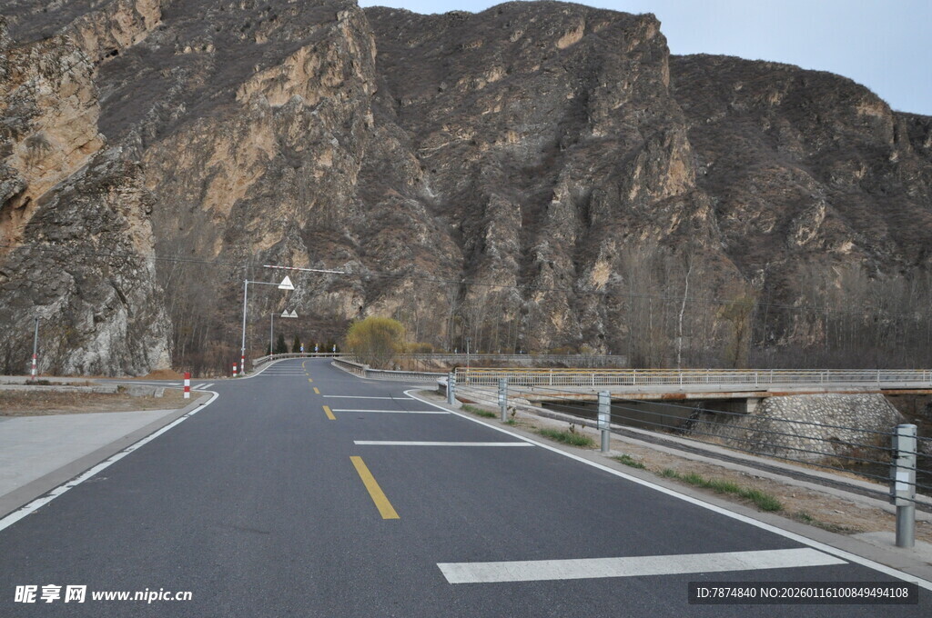 山间公路 通向远方