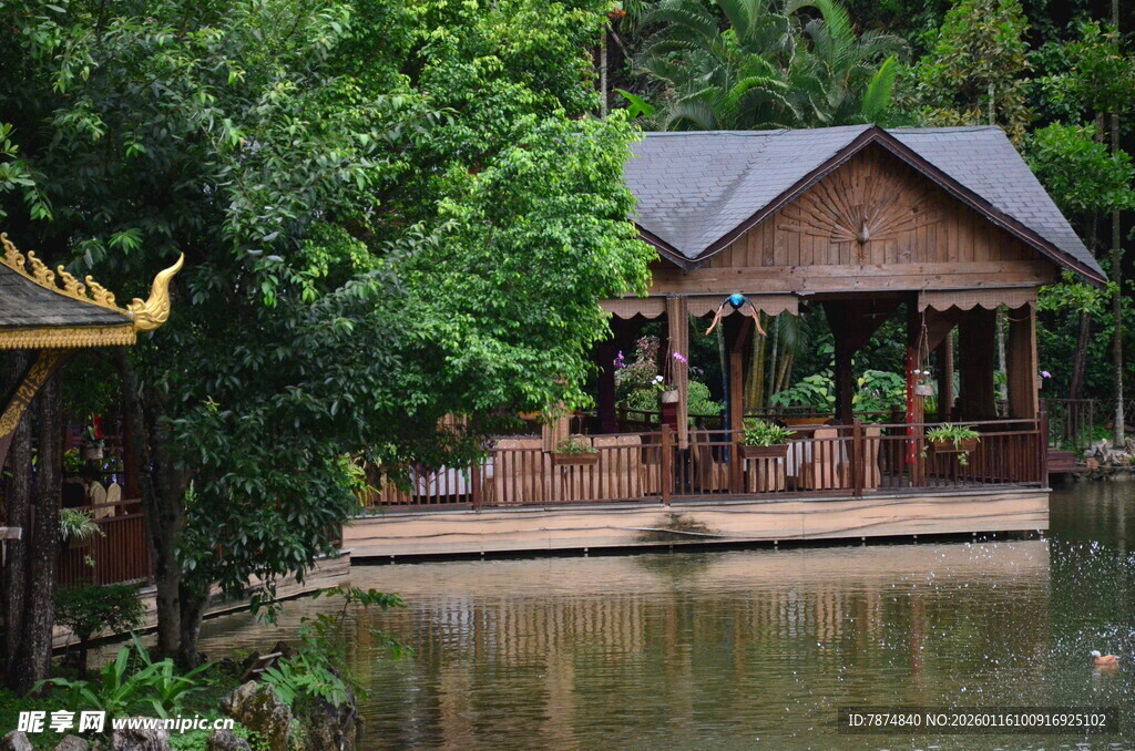 湖畔木屋 静享自然之美
