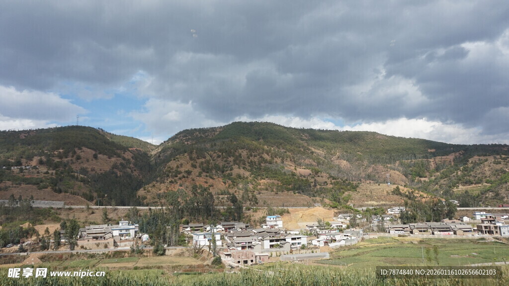 山间村落风景
