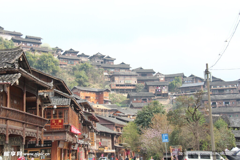 苗寨古朴建筑风貌