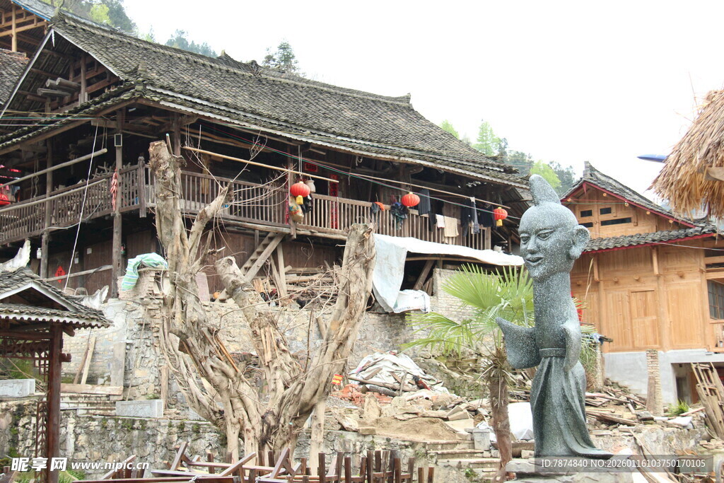 古朴苗族村落建筑景观