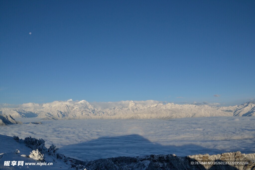 雪山壮丽风光