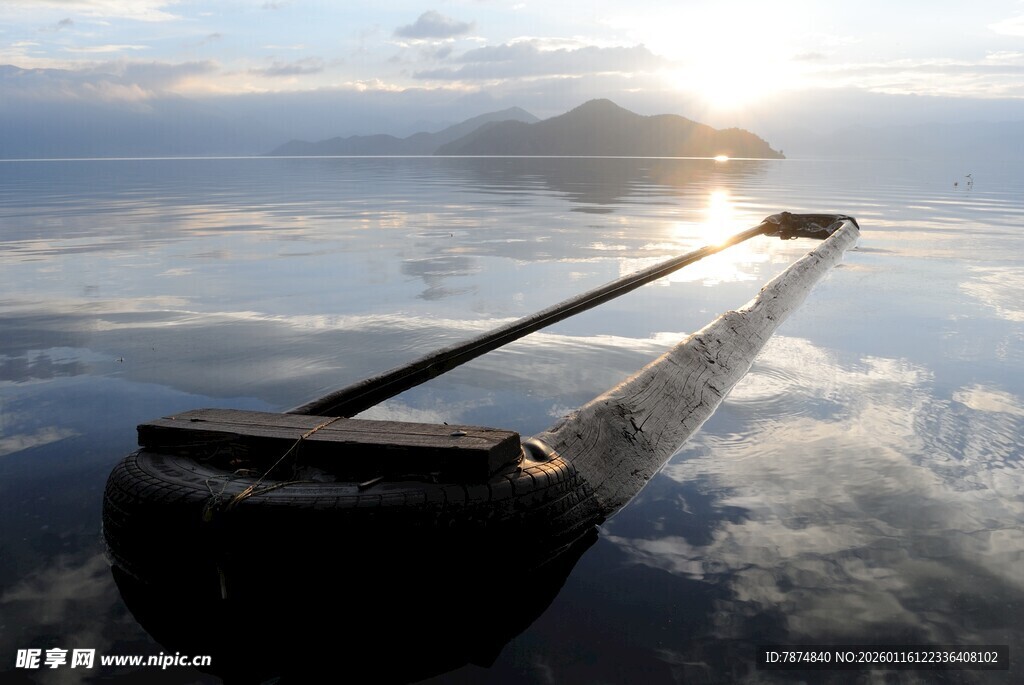 云端栈桥 日出美景