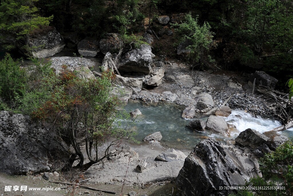 山间溪流 自然野趣之景