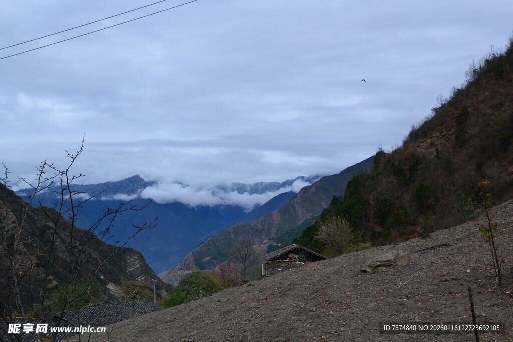 山间景色 云雾缭绕之景