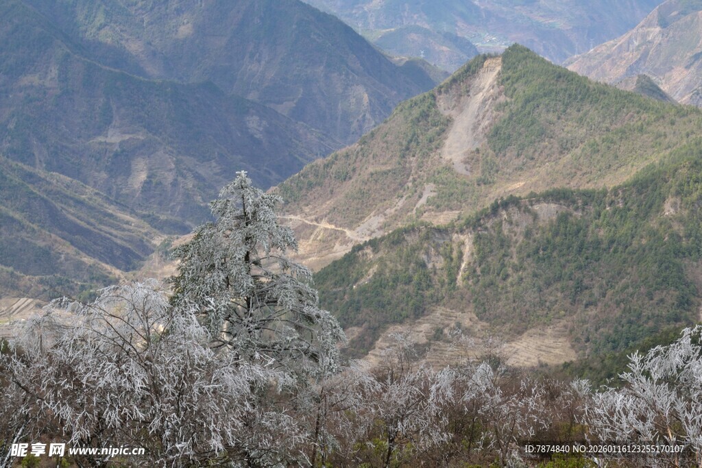 山峦雪景 自然壮丽风光