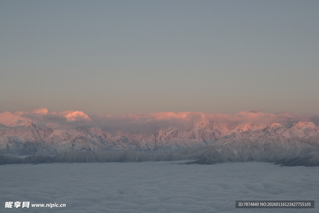海边日落时分的梦幻景象