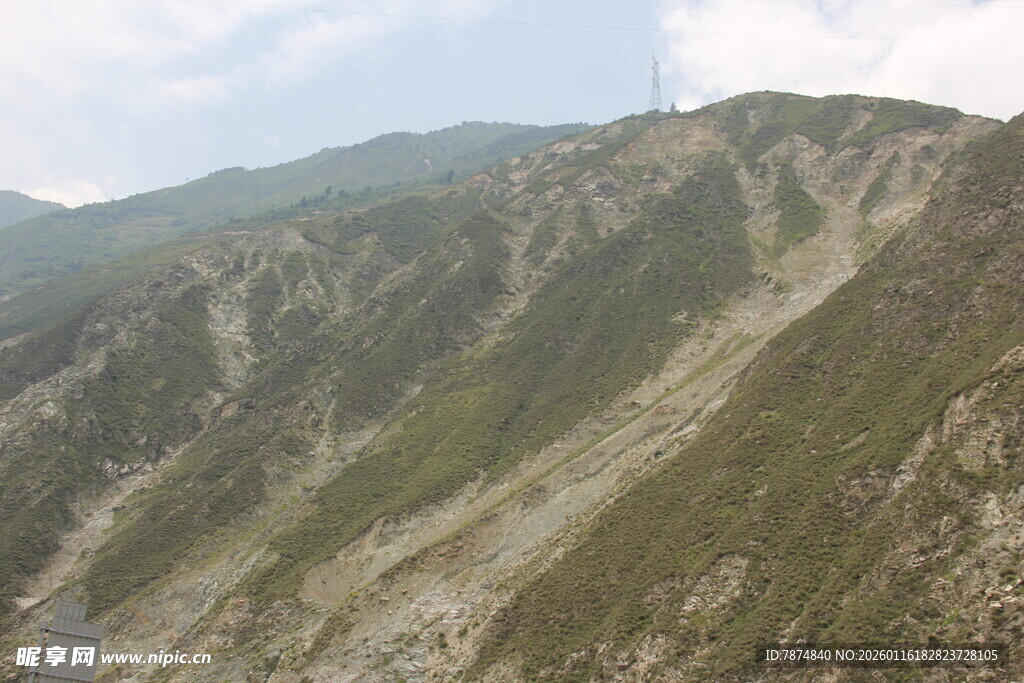 山峦起伏的壮丽自然景观