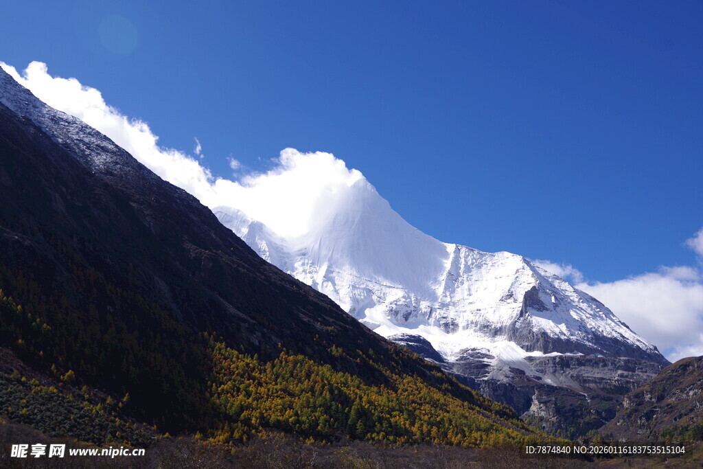 雪山壮丽风光