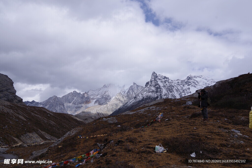 壮丽雪山风景
