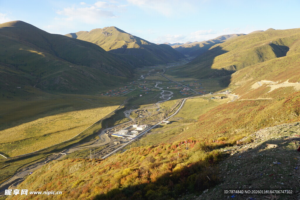 山间河谷美景