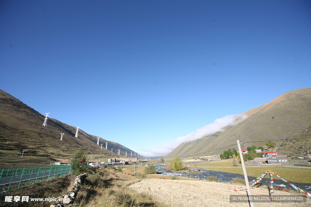 山间开阔景致
