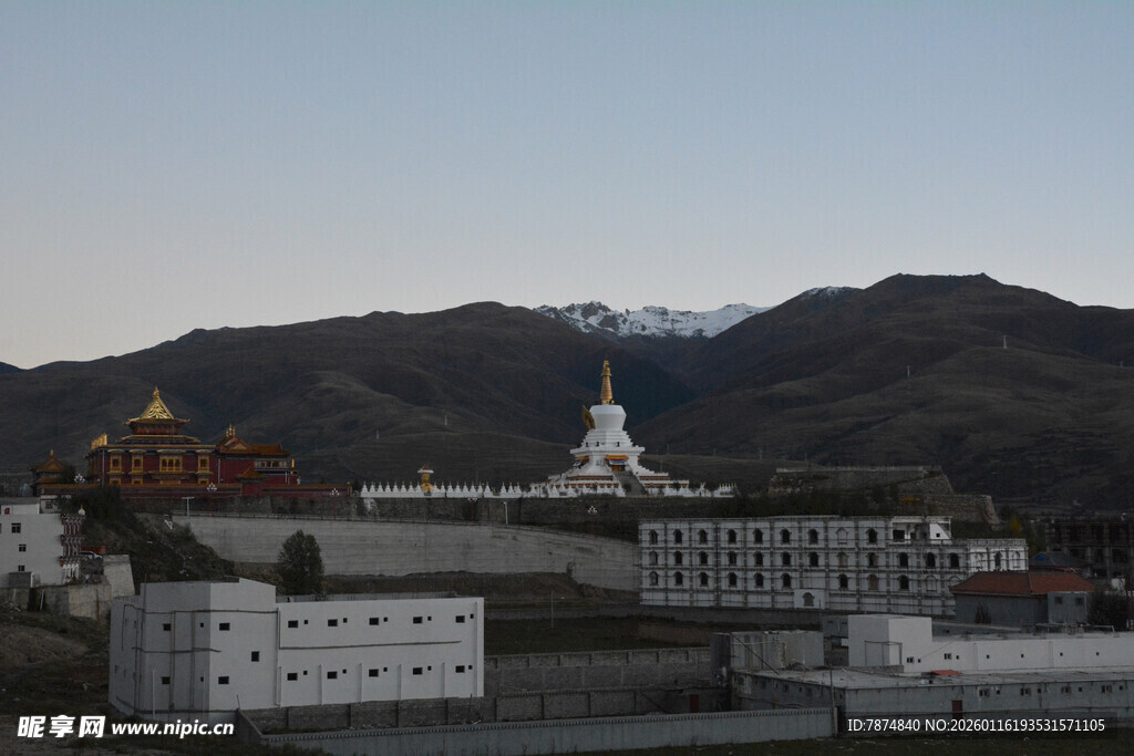 拉萨建筑与远山景观