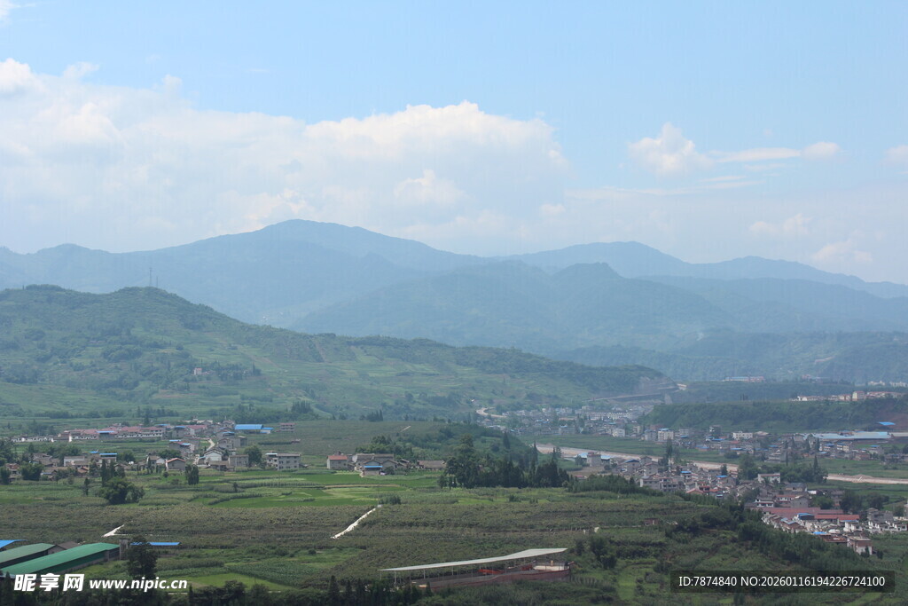 山间村落美景