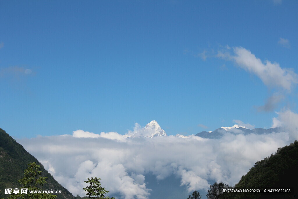 山间云海美景