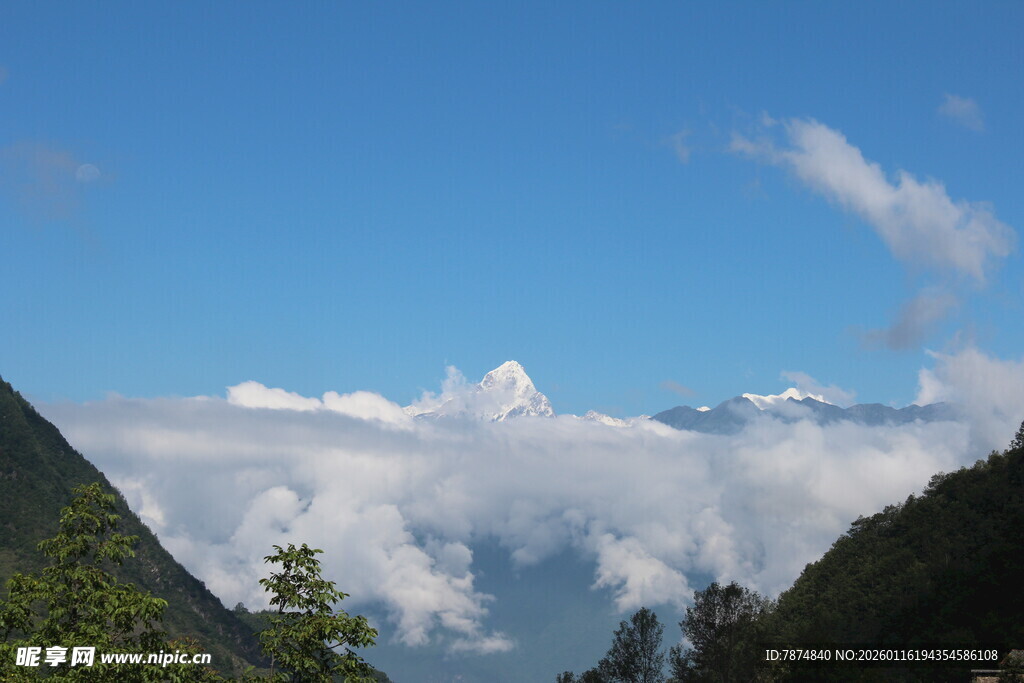 山间云海美景
