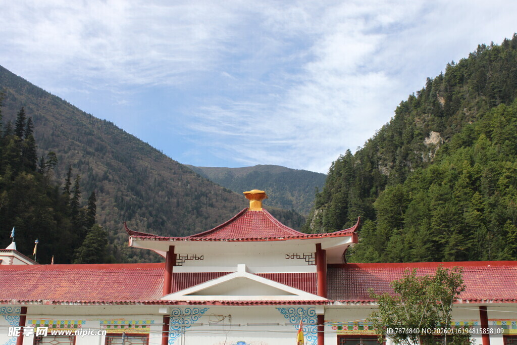 山间中式建筑景观
