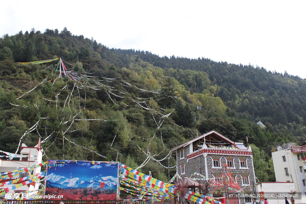山间藏寨风光