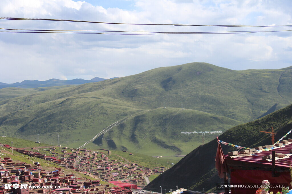 山间壮丽景观