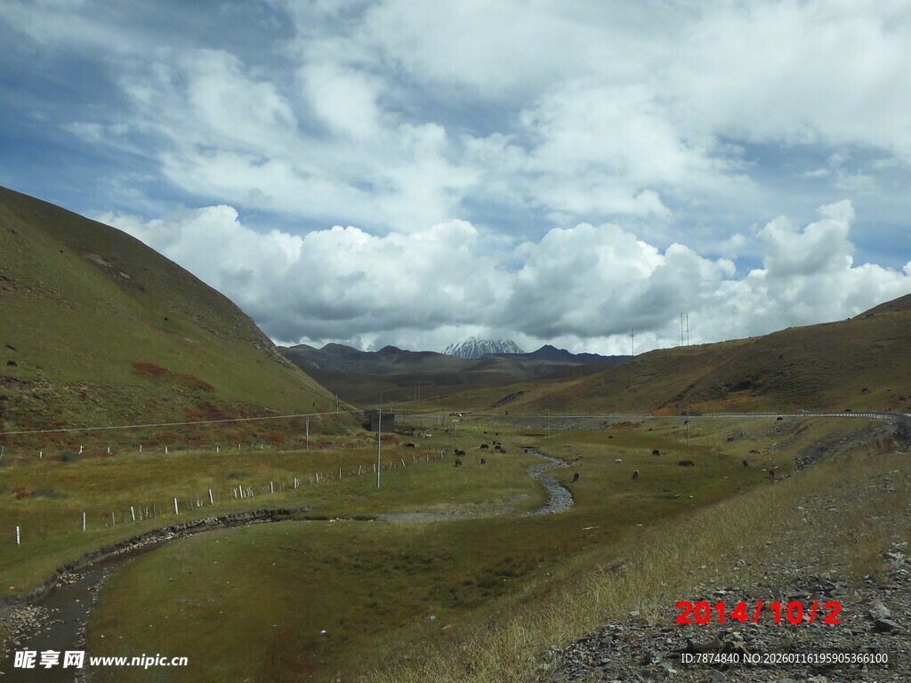 山间草原风景