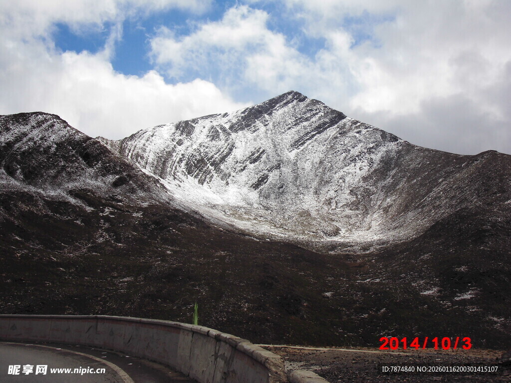 雪山公路美景