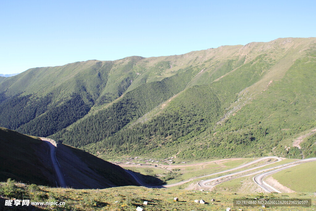山间公路景色