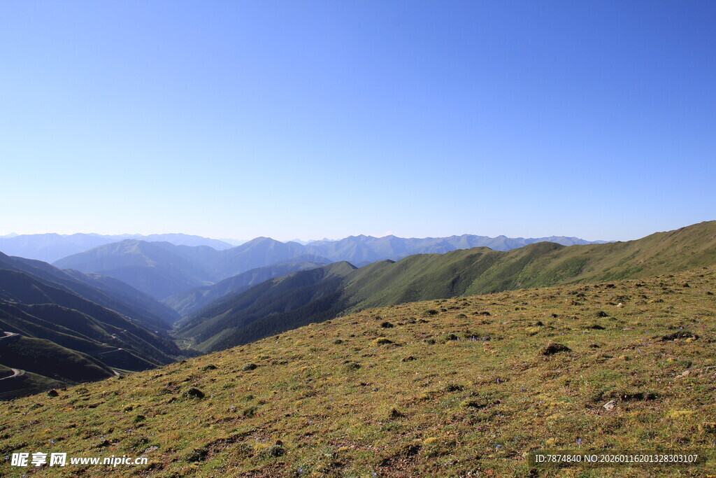 山间美景 广袤开阔的视野