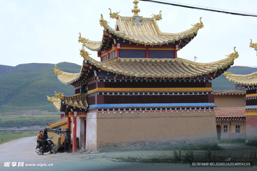 藏式风格寺庙建筑景观
