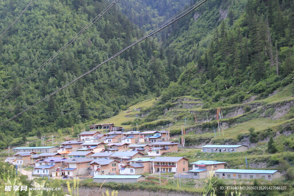 山间村落 自然中的宁静家园