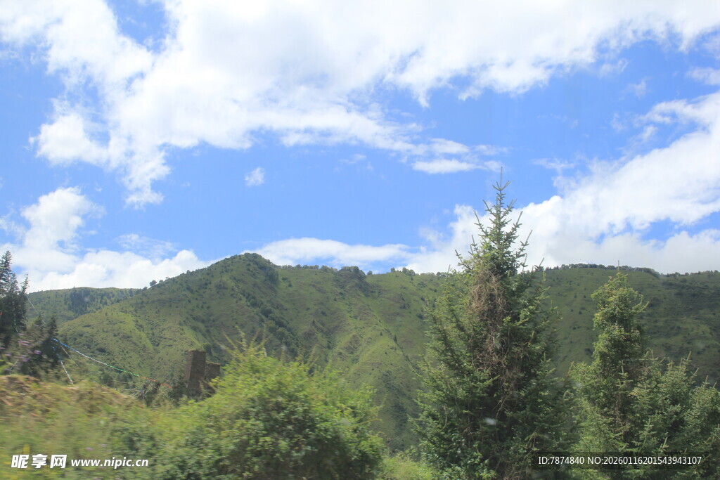 青山蓝天绿树自然美景