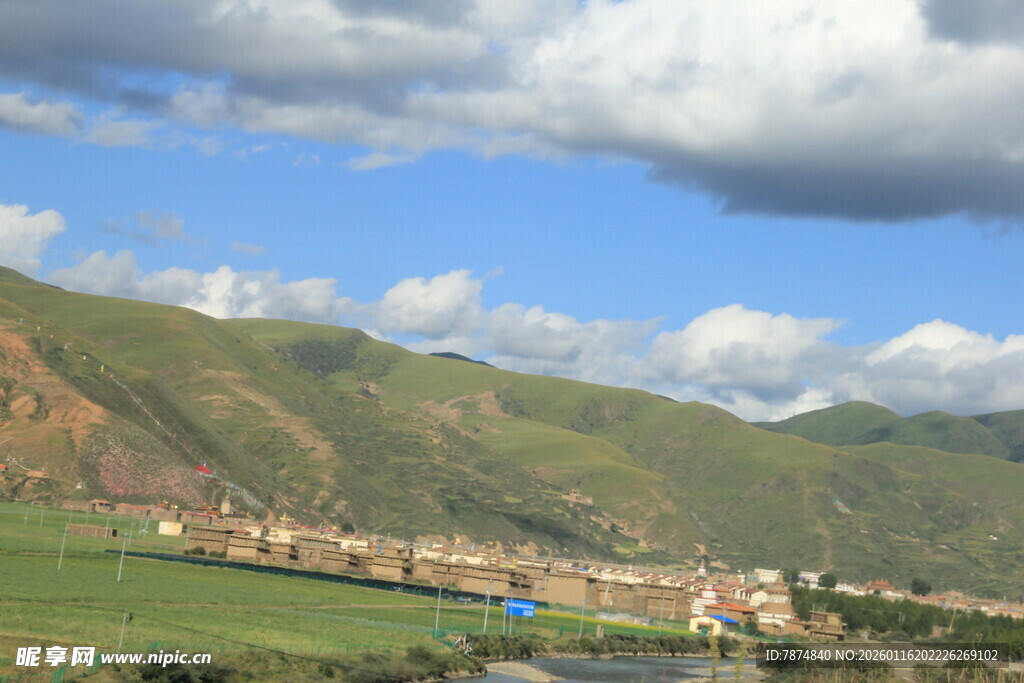 山间村落风光