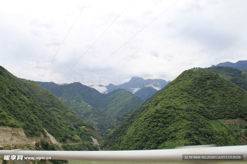 山间美景