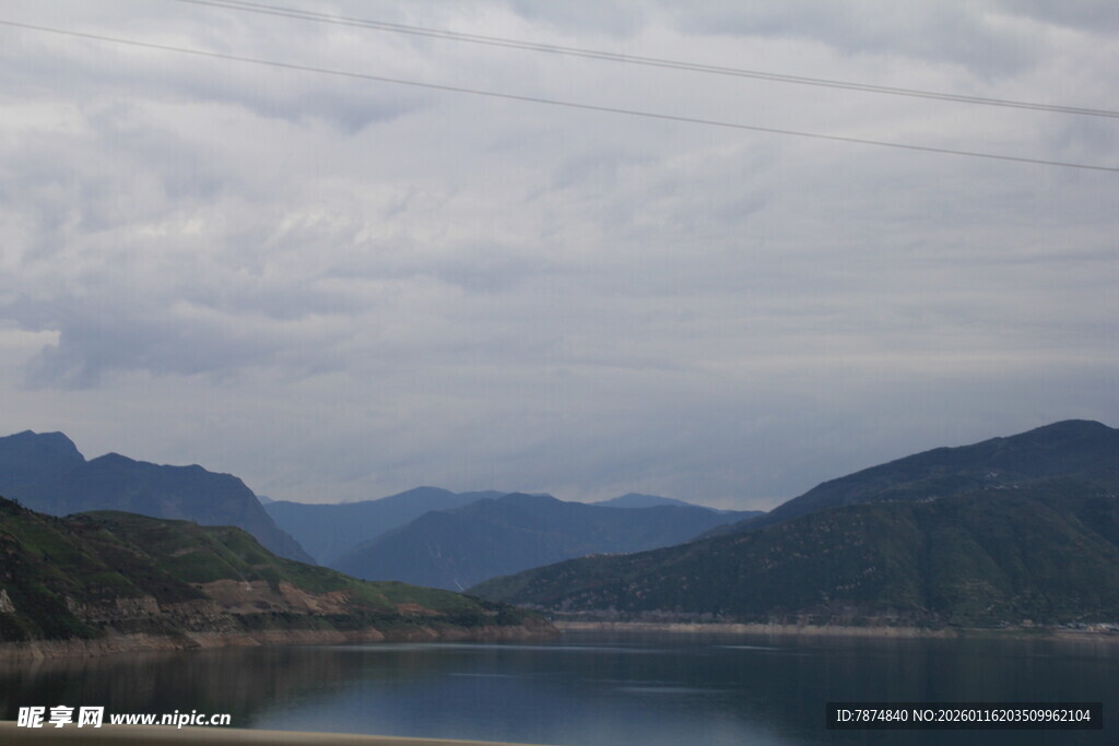 宁静山水湖景自然风光
