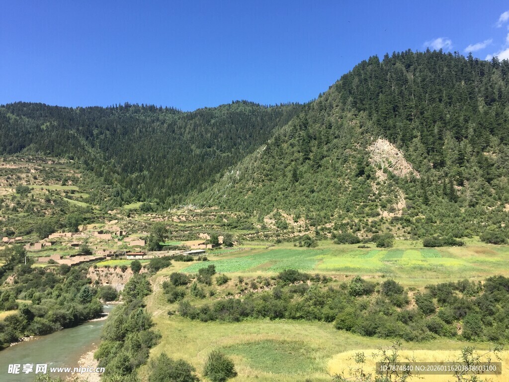 山间河谷美景