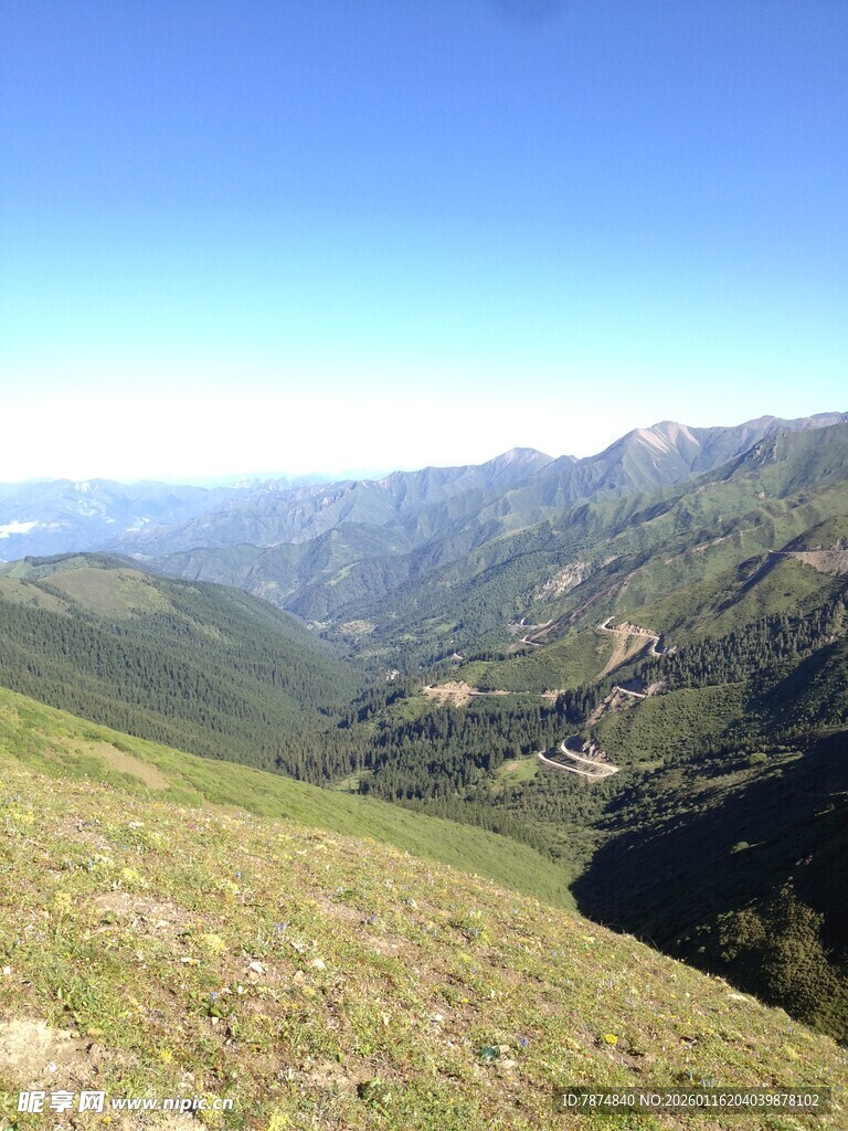 山间美景 开阔视野