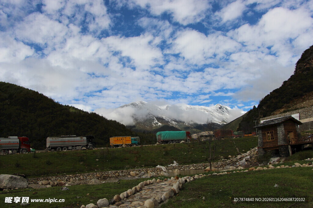 山间村落风景