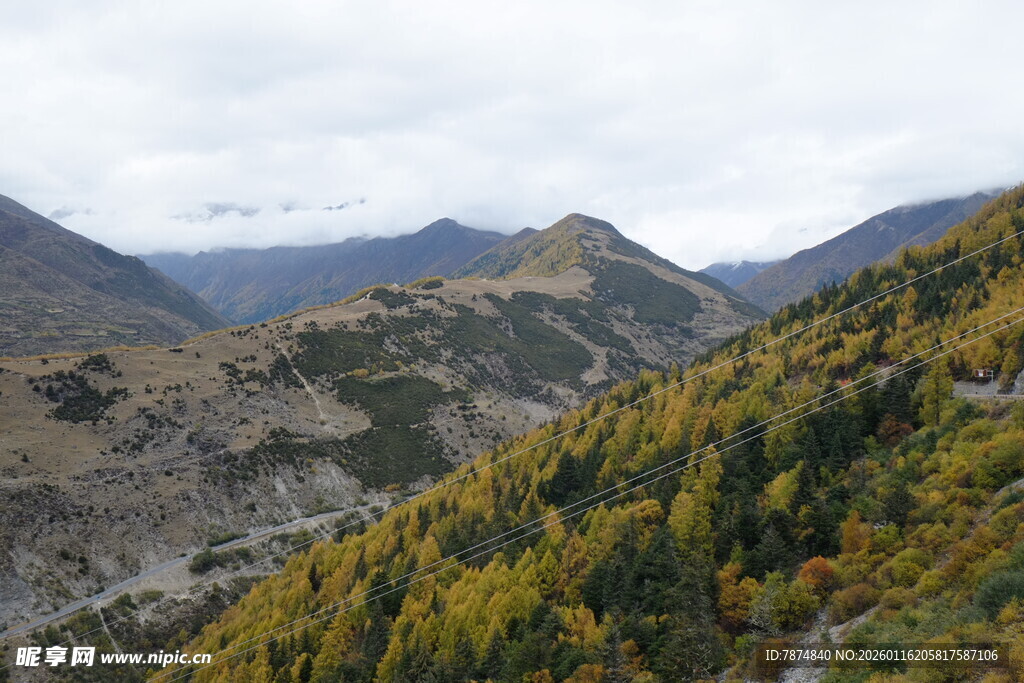 秋日山间美景