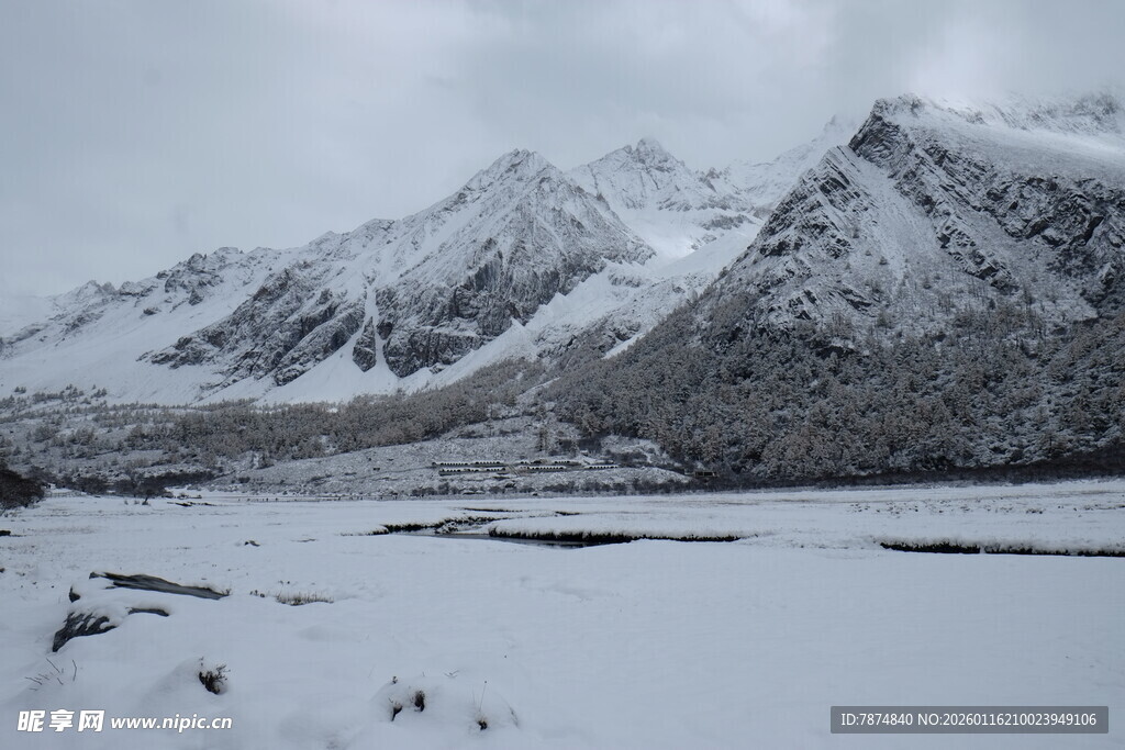 雪山雪景 纯净自然之美
