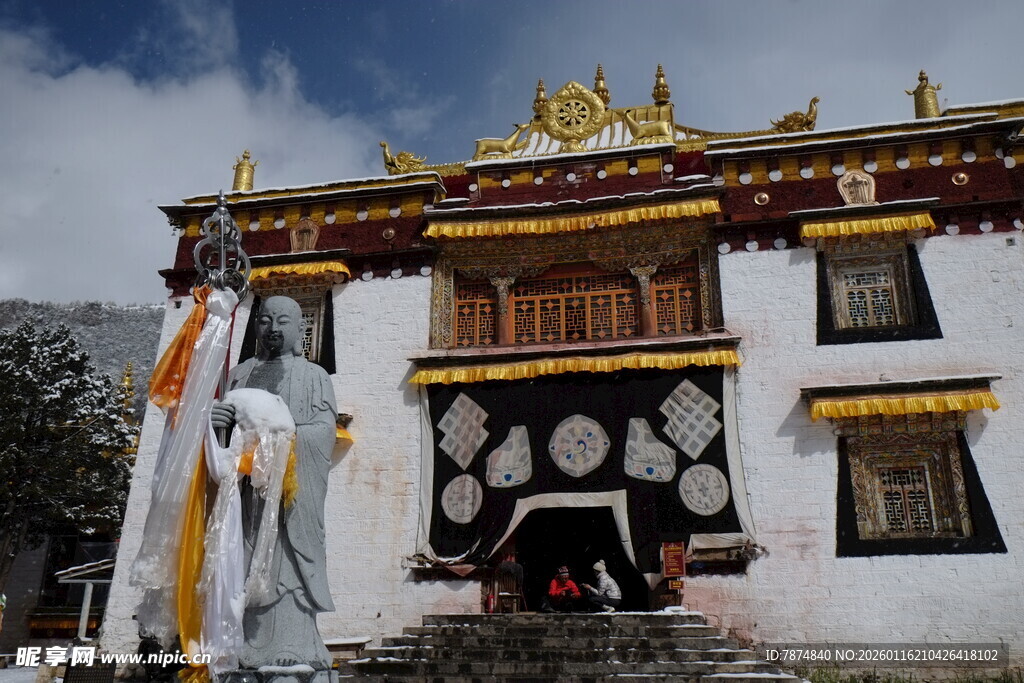 藏式寺庙建筑外观风采