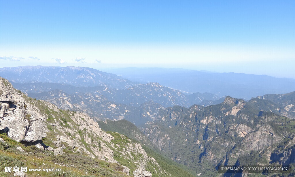 高山远眺壮丽风景